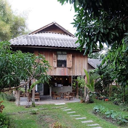 Bed and Breakfast Lanna House Lanna Hut Chiangmai Čiang Mai Exteriér fotografie