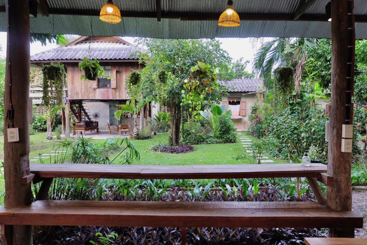 Bed and Breakfast Lanna House Lanna Hut Chiangmai Čiang Mai Exteriér fotografie