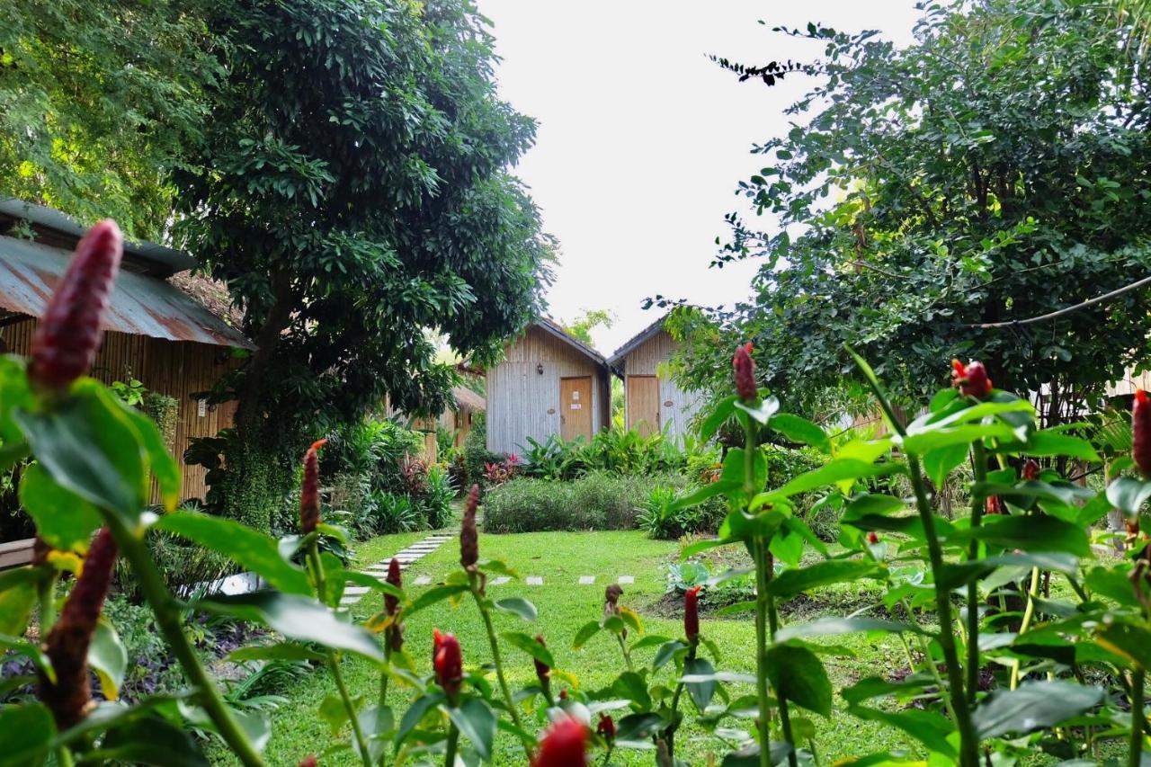 Bed and Breakfast Lanna House Lanna Hut Chiangmai Čiang Mai Exteriér fotografie